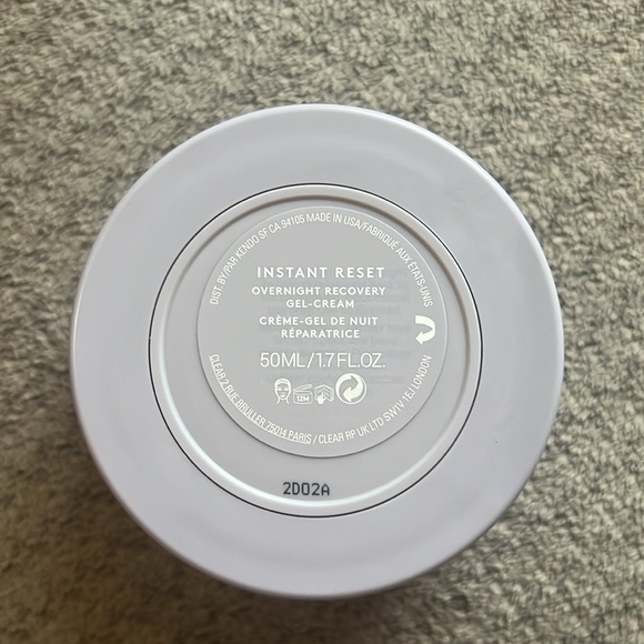 Fenty Skin Instant Reset Brightening Overnight Recovery Gel-Cream - Picture 2 of 3